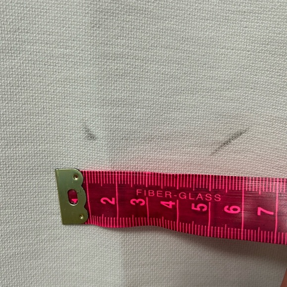 Lightweight Flowy Beige/White Blazer - Picture 7 of 7